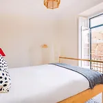 My Graca Flat With Balcony | Lisbon Apartment